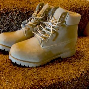 Grey Timberlands for sale🔥🔥